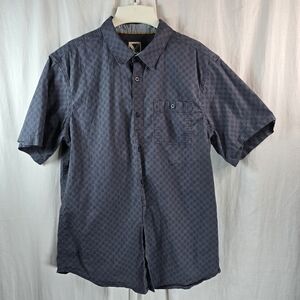 Voyager mens short-sleeved buttondown shirt size Large in charcoal gray